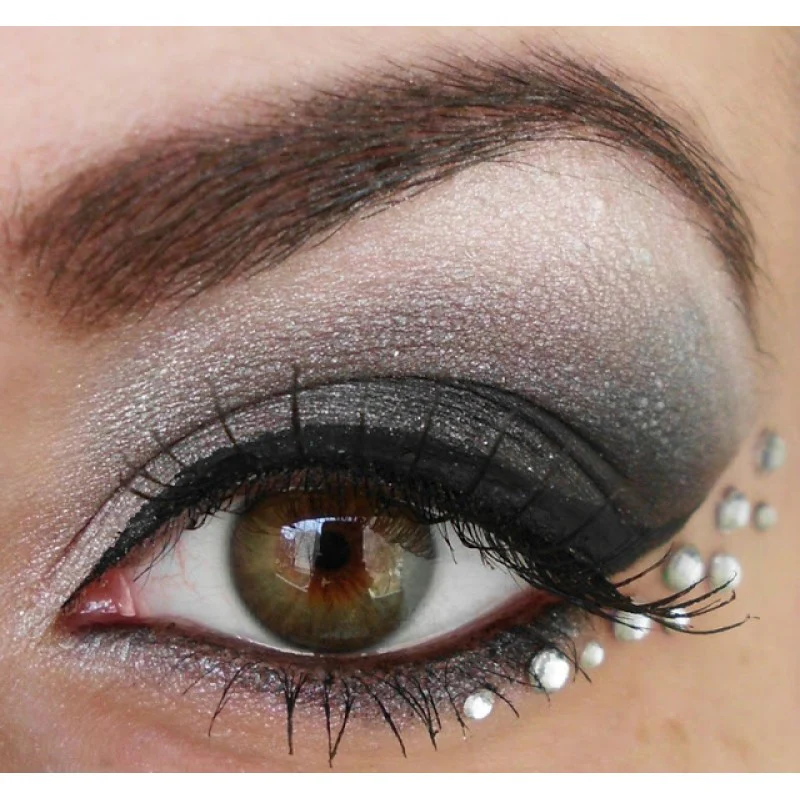 Graphic Smokey Eye